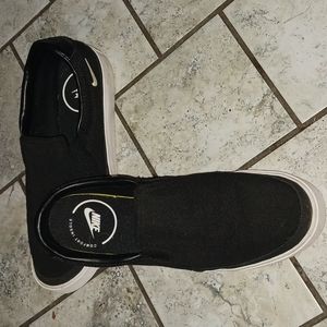 Woman's Nike slip ons